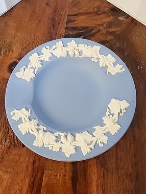 WEDGWOOD Jasperware 3.5" Blue & White Small Round Ashtray 1955 Made in England